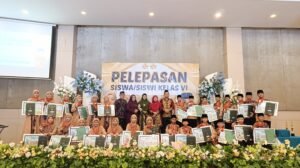 Read more about the article Perdana, SDS Islam Ulul Albab Gelar Acara Pelepasan Kelas 6 di Cianjur Hall