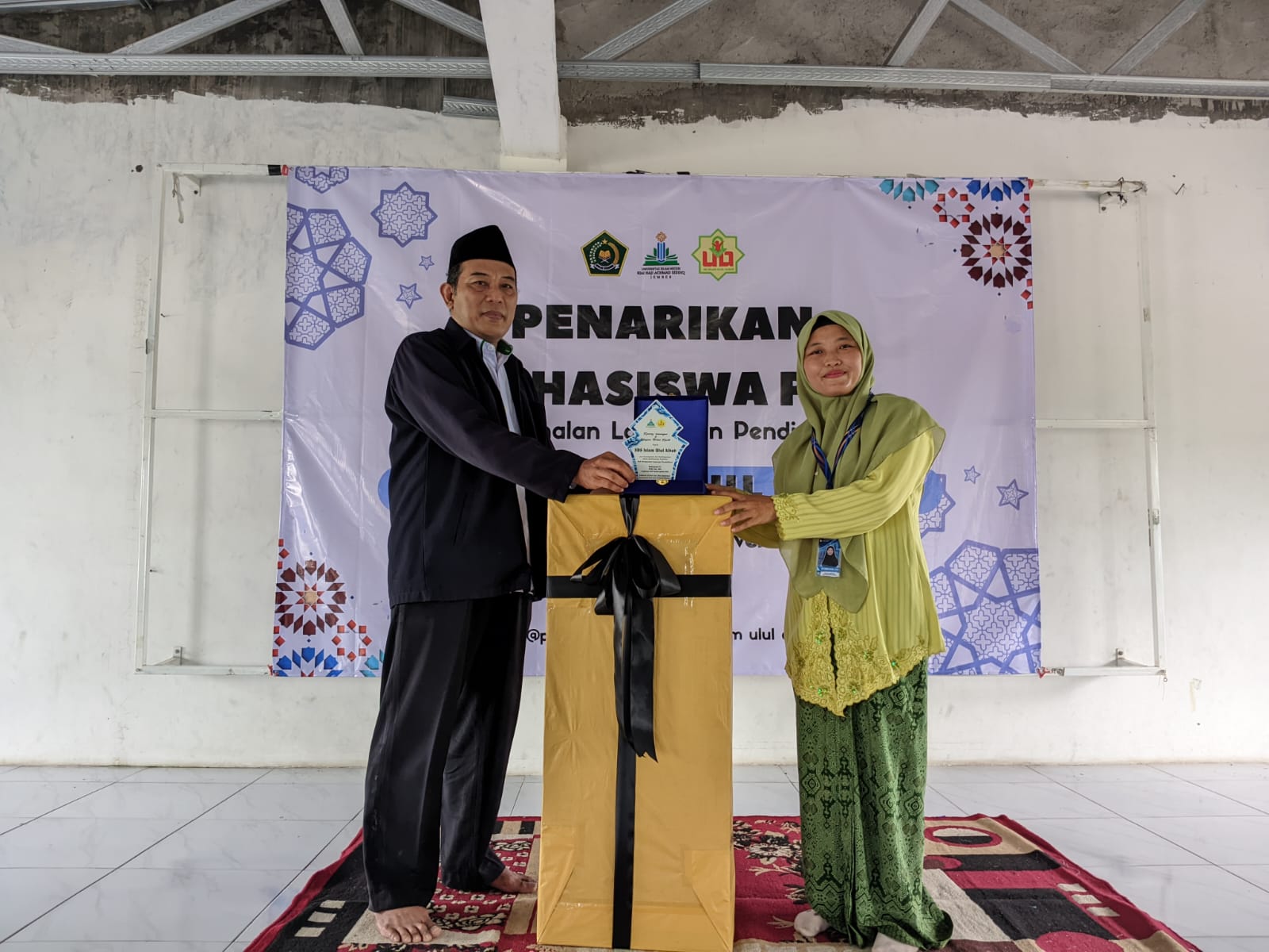 Read more about the article SDS Islam Ulul Albab Gelar Acara Pelepasan Mahasiswa PLP, Momentum Kebersamaan dan Apresiasi