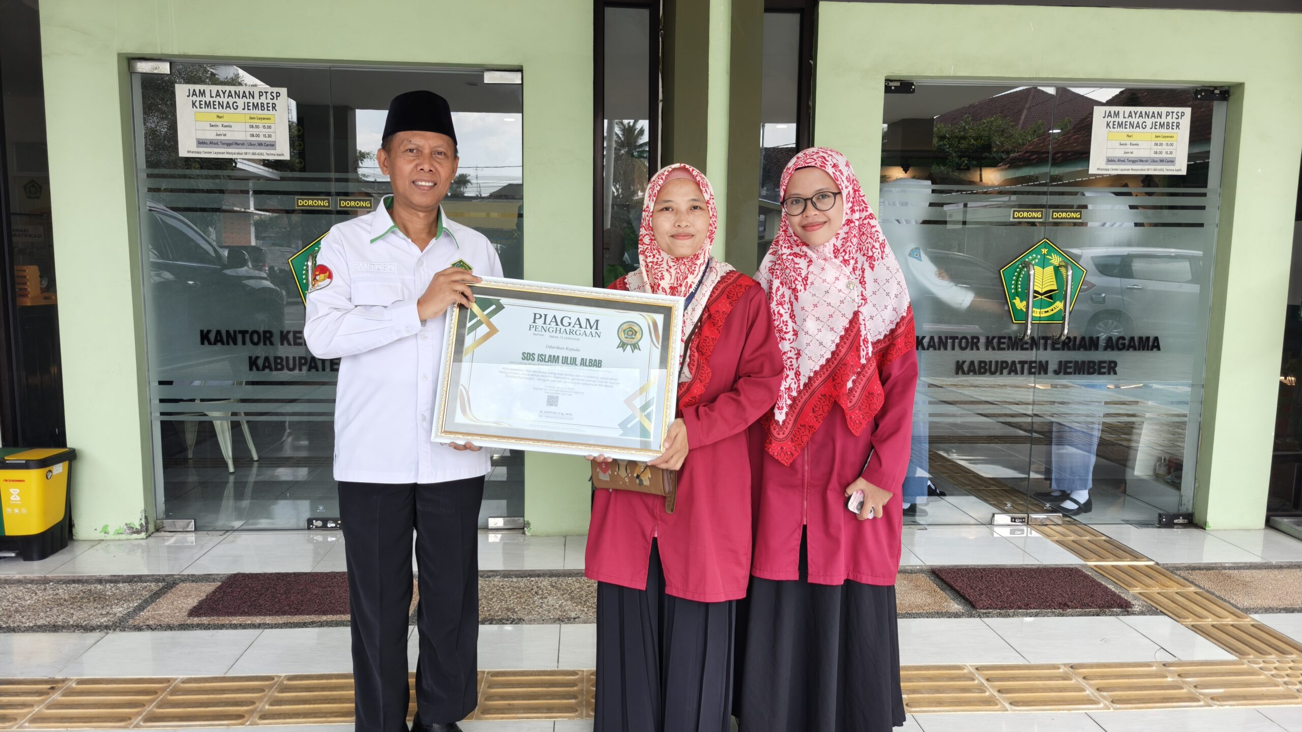 Read more about the article SDS Islam Ulul Albab Raih Penghargaan Bergengsi, Cetak Generasi Penghafal Al-Qur’an Terbanyak di Jember